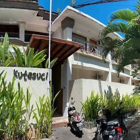 Kuta Suci Guest House Extérieur photo