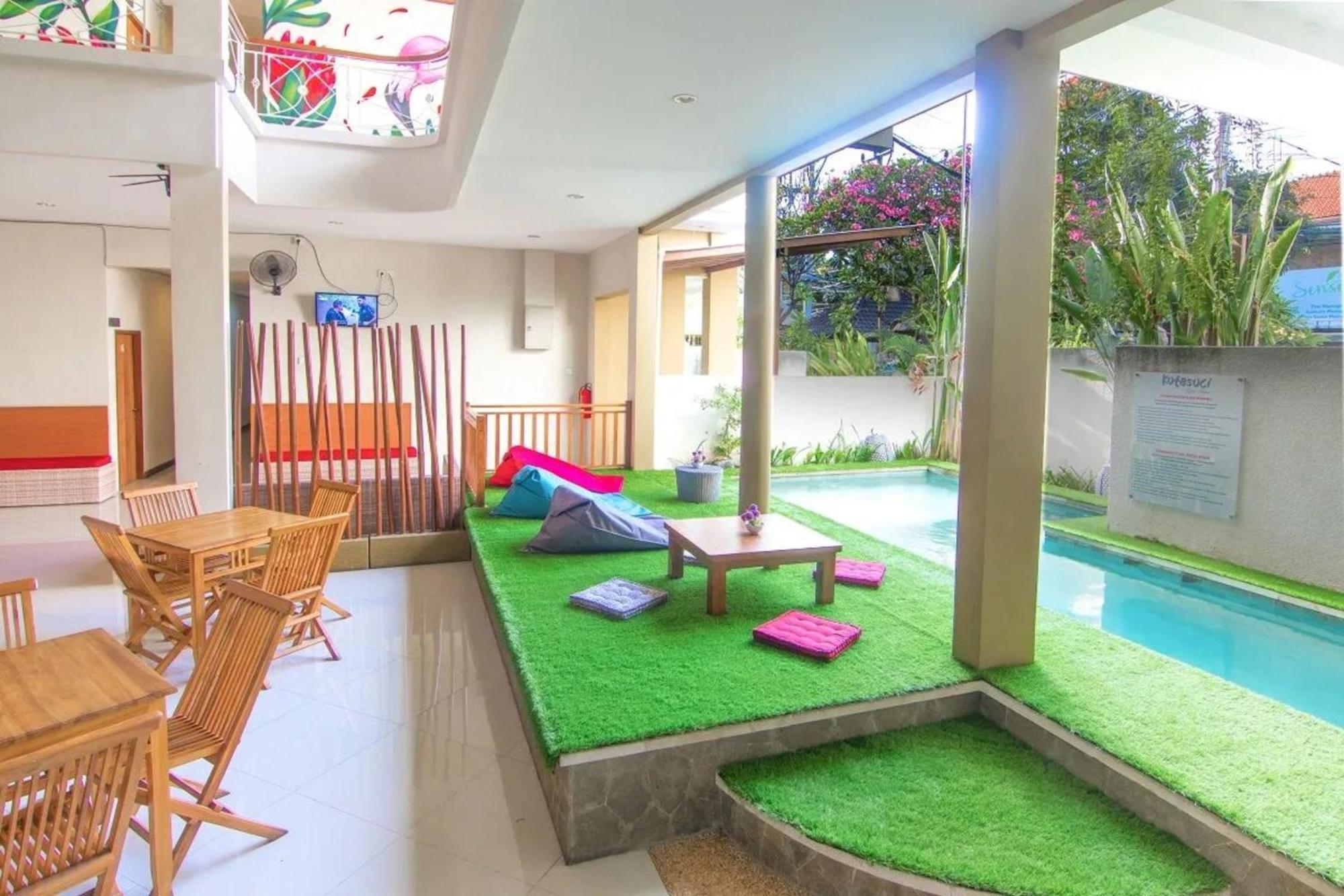 Kuta Suci Guest House Extérieur photo