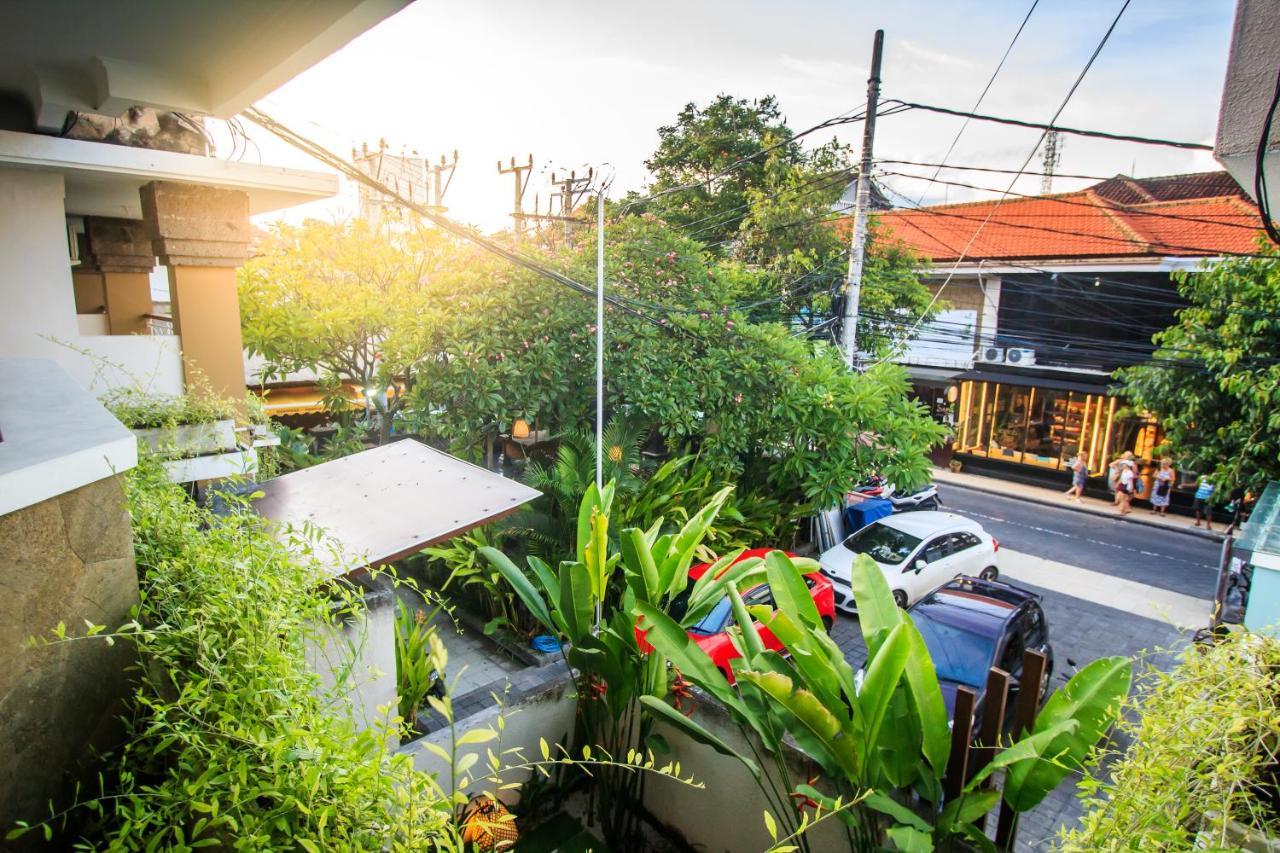 Kuta Suci Guest House Extérieur photo